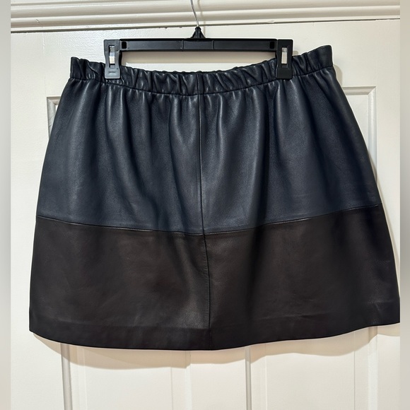 Vince lamb leather two toned color block mini skirt FIRM PRICE - Picture 9 of 16